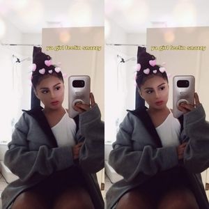 Meet your Posher, Mia